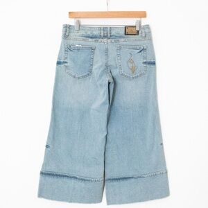Vintage 00’s NWT Y2K Light Wash Wide Leg Gaucho Capri Jeans | Size 11